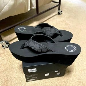 Never worn coach sandals